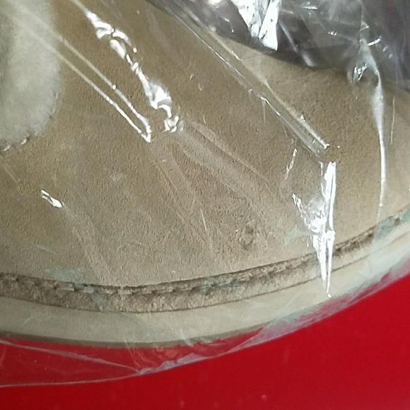 Guess - Picture 5 of 7